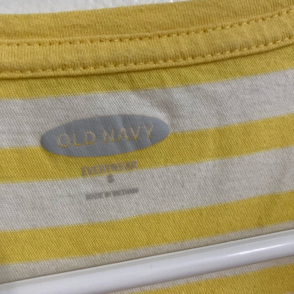 Old navy cute yellow and white striped tee size small - Picture 3 of 7